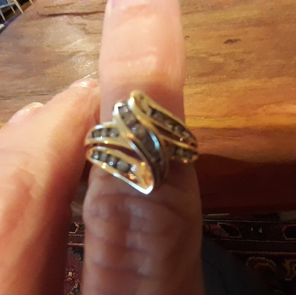 10 k yellow gold free-form diamond ring - Picture 6 of 6